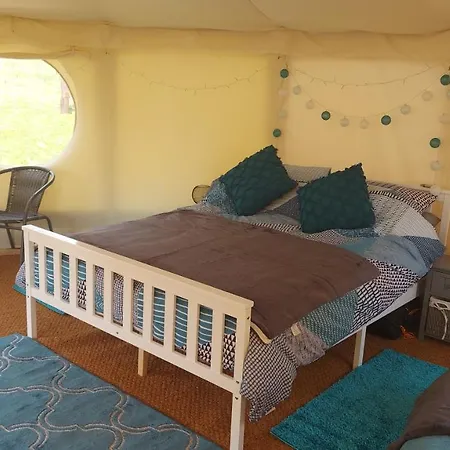 Yurt Uchaf Off-Grid Glamping Hotel Machynlleth Exterior photo