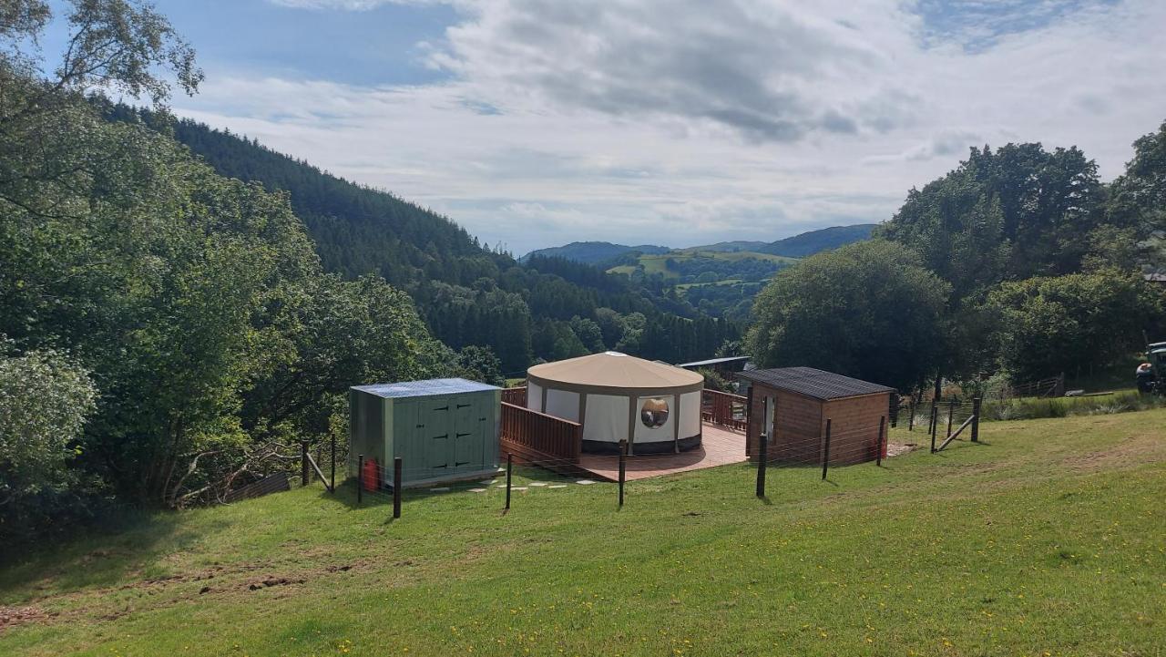 Yurt Uchaf Off-grid Glamping Machynlleth